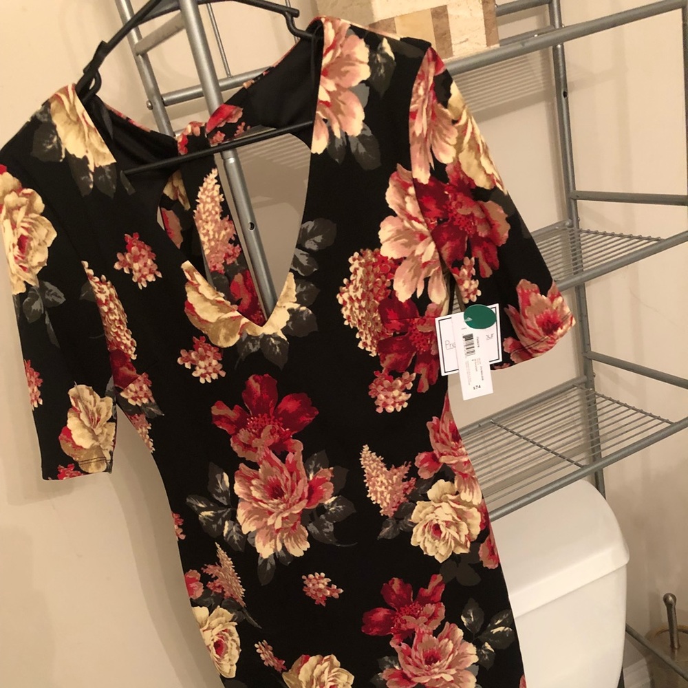 Dress - Picture 4 of 7
